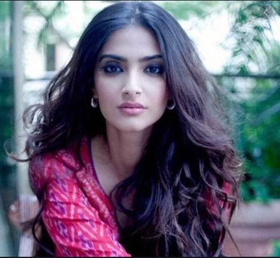 इंडस्ट्री से एयरपोर्ट तक, बॉलीवुड के ये सितारे भी हुए नस्लभेद का शिकार