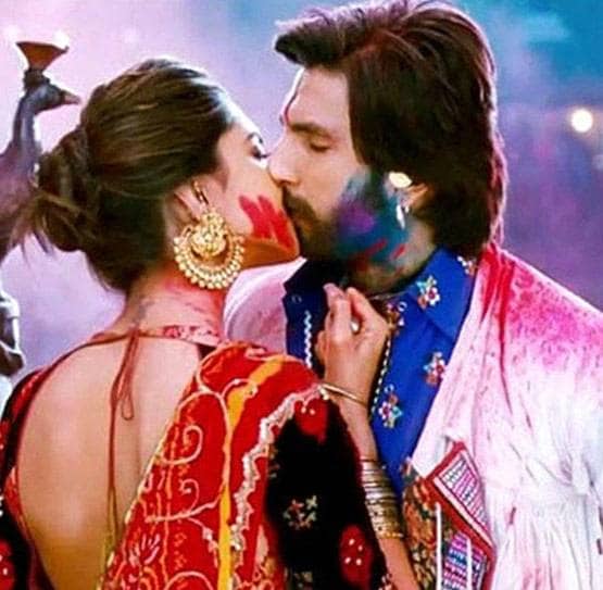 चर्चा में रहे बॉलीवुड फिल्मों के किसिंग सीन्स, कोराेना काल ने लगाया ब्रेक?