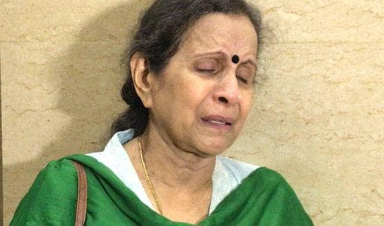 सुशांत को यादकर रो पड़ीं उनकी ऑनस्क्रीन मां, कहा- सब मिला, फिर सुसाइड क्यों