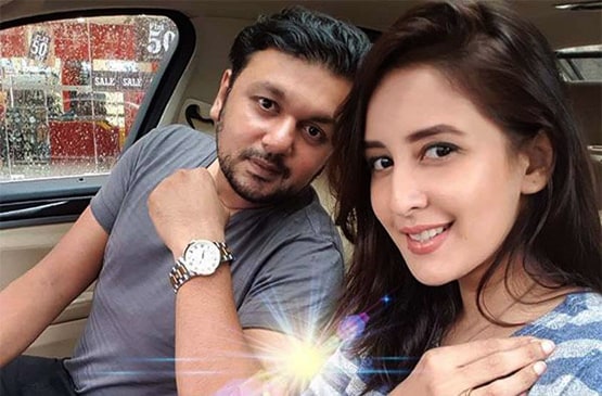 घरेलू हिंसा का शिकार हो चुकीं चाहत खन्ना ने हटाया पति के नाम का टैटू