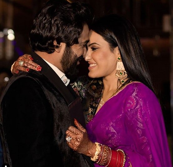 पति से दूर रहकर काम्या पंजाबी को सता रही याद, शेयर की रोमांटिक फोटो