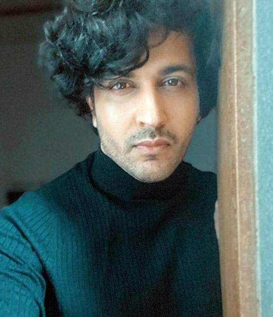 कुंडली भाग्य फेम एक्टर धीरज धूपर ने बदला लुक, फैंस को आया पसंद