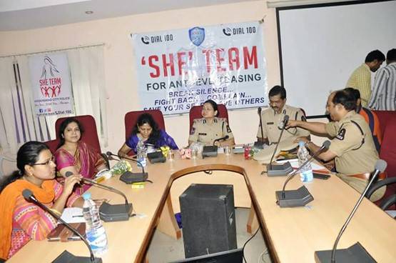 कौन हैं IPS स्वाति लकड़ा, ट्विटर पर उन्हें क्यों दी जा रही है बधाई