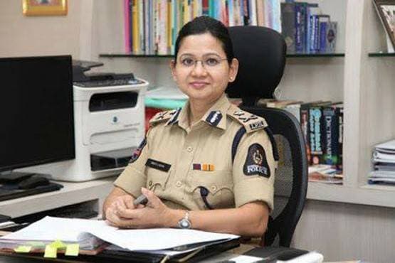 कौन हैं IPS स्वाति लकड़ा, ट्विटर पर उन्हें क्यों दी जा रही है बधाई
