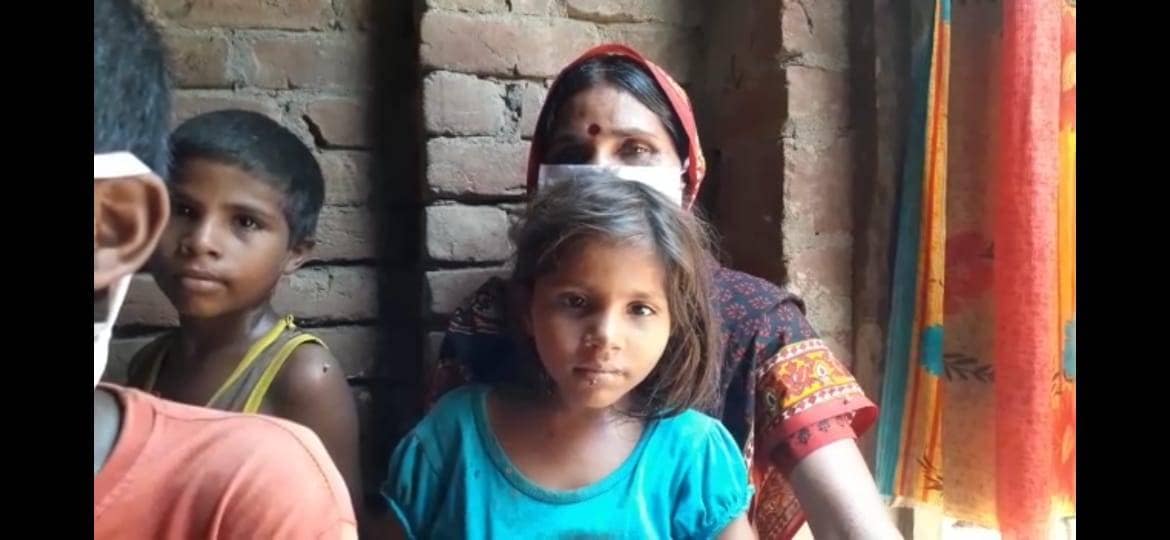 बच्चों की भूख और बीमारी के आगे बेबस हुई मां, 1500 रुपये में बेचे गहने