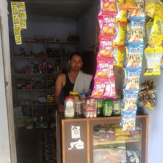 लॉकडाउन में बदहाली, दिल्ली के गेस्ट टीचर बेच रहे सब्जी, बना रहे पंक्चर