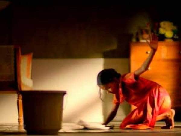 पाकिस्तान: पिंजरे से उड़ गया तोता तो मालिक ने ले ली बच्ची की जान