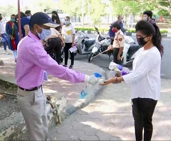 MP बोर्ड: 12वीं की परीक्षा शुरू, कुछ इसी तरह होंगे CBSE के बचे एग्जाम