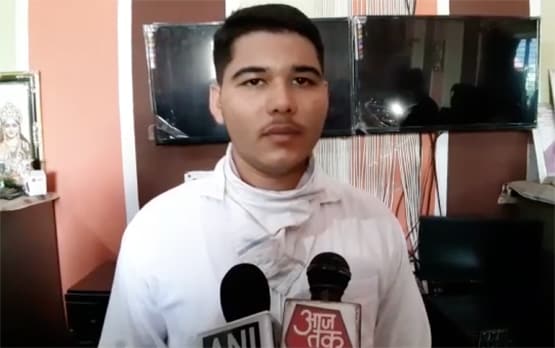 छोटे-छोटे कस्बों से...गांवों और शहरों से...देखो निकले हैं यूपी के टॉपर