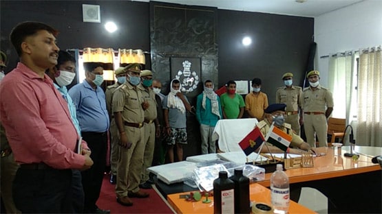 अंगूठे का क्लोन बनाकर खातों से उड़ाए लाखों रुपये, पांच शातिर गिरफ्तार