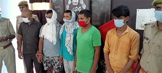 अंगूठे का क्लोन बनाकर खातों से उड़ाए लाखों रुपये, पांच शातिर गिरफ्तार