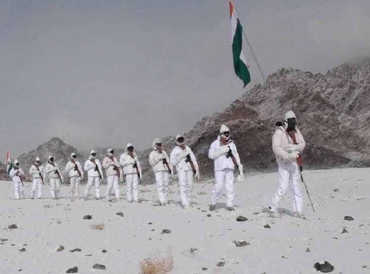 लद्दाख में अपने सैनिकों के पीछे हटने के सवाल पर क्या बोला चीन?