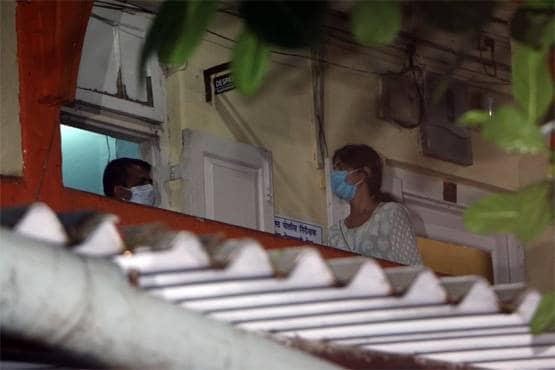 सुशांत केस में रिया से पुलिस की पूछताछ, 9 घंटे तक चला सवाल-जवाब का सिलसिला