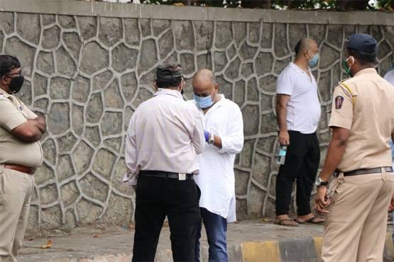 सुपुर्द-ए-खाक हुए वाजिद खान, नम आंखों से परिवार ने दी अंतिम विदाई