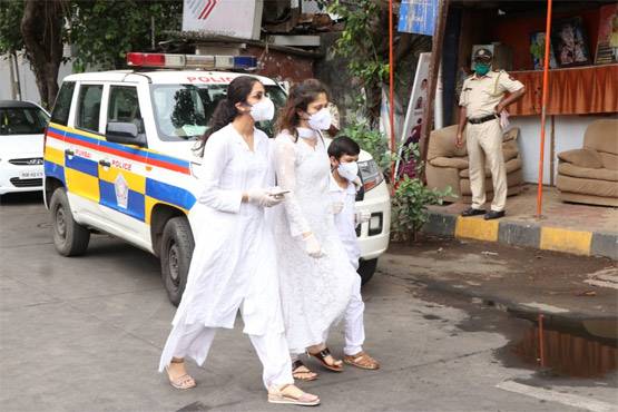 सुपुर्द-ए-खाक हुए वाजिद खान, नम आंखों से परिवार ने दी अंतिम विदाई