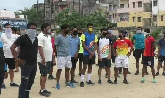 लॉकडाउन: वाराणसी के स्टेडियम में लग गई सब्जी मंडी, विरोध में उतरे खिलाड़ी