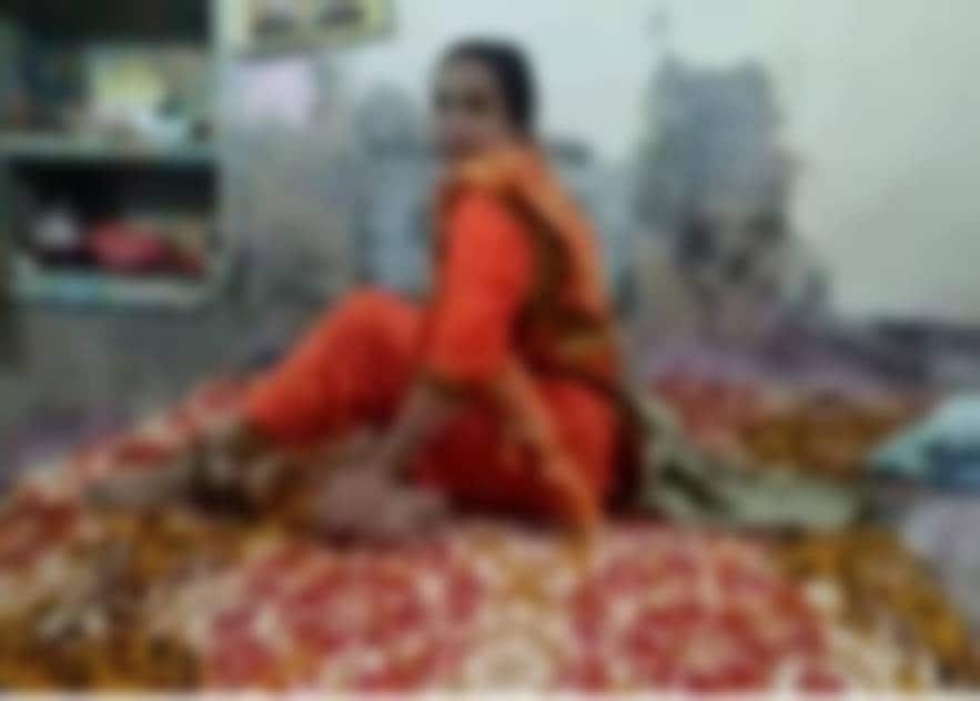 प्रेमी के साथ भाग न जाए लड़की, इसलिए घरवालों ने जंजीर से बांधा