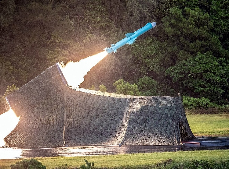 ताइवान ने दिखाई सैन्य ताकत, कहा- चीन की घुसपैठ का मुंहतोड़ जवाब देंगे