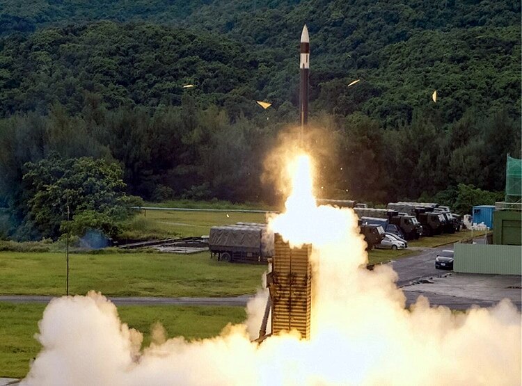 ताइवान ने दिखाई सैन्य ताकत, कहा- चीन की घुसपैठ का मुंहतोड़ जवाब देंगे