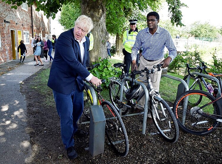 ब्रिटिश PM ने चलाई 'मेड इन इंडिया' साइकिल, मोटापे के खिलाफ योजना शुरू