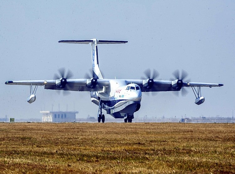 चीन ने बढ़ाई ताकत, बनाया जमीन और पानी से उड़ने वाला विमान, ये होगा फायदा