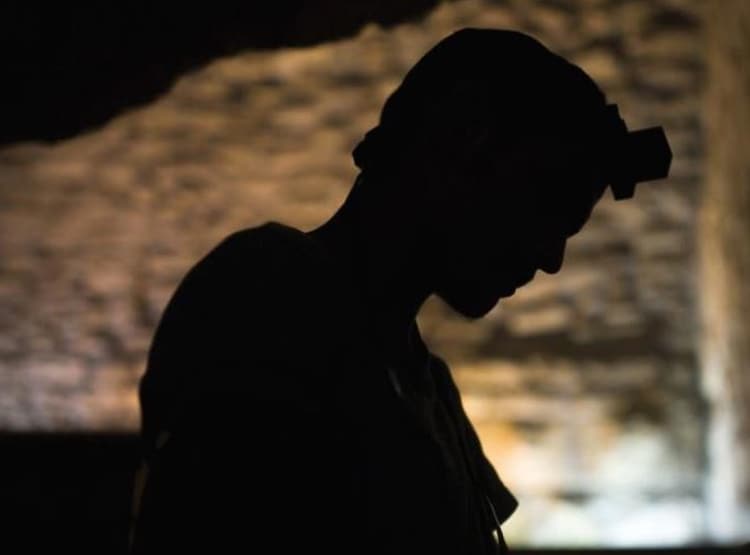 प्रेमी के बाद प्रेमिका ने की खुदकुशी, फिर लड़की की सहेली ने उठाया ये कदम