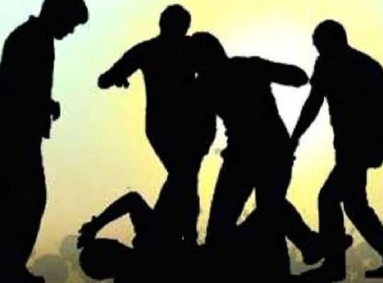 खर्च हो गए कंपनी के पैसे, मालिक ने प्राइवेट पार्ट में डाला सैनिटाइजर