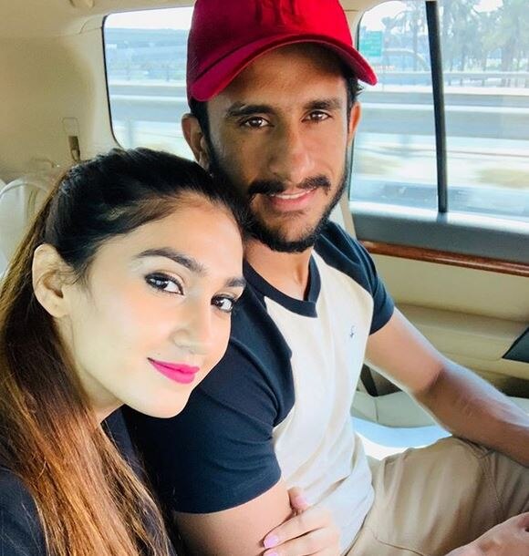 भारतीय लड़की से हुई इस PAK गेंदबाज की शादी, कोहली की फैन हैं वाइफ