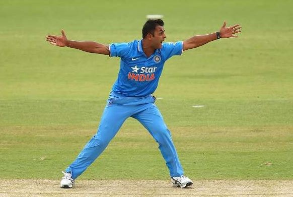 इस क्रिकेटर का खुलासा- डेब्यू टेस्ट में धोनी ने मुझसे ये कहा था