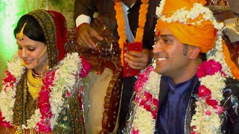 धोनी ने साक्षी से चुपचाप रचाई थी शादी, ऐसे रहे माही के 8 बड़े फैसले