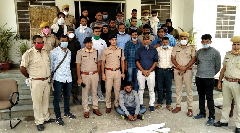 नौकरी छोड़ बना IPS, इस 'सिंघम' ने 57 डकैतों को पहुंचाया जेल