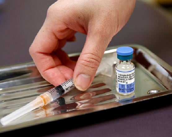 कोरोना वैक्सीन का सबसे बड़ा ट्रायल शुरू, 30,000 लोगों पर टेस्ट