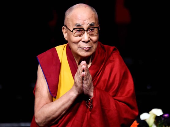 चीन की आंखों में क्यों चुभते हैं भारत में रह रहे बौद्ध गुरु दलाई लामा?