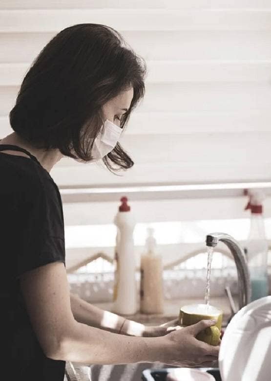 फल-सब्जियों से घर में ना आ जाए कोरोना की तबाही, बरतें ये सावधानी