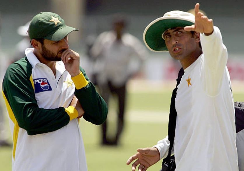 पूर्व PAK कोच का खुलासा- यूनुस खान ने मेरी गर्दन पर चाकू रखा था