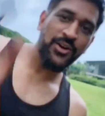 धोनी के नए लुक पर फिदा हुए फैंस, CSK ने शेयर किया ये VIDEO