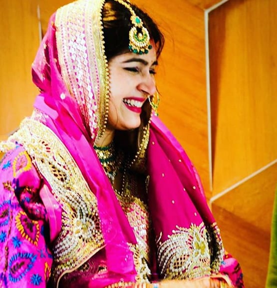 न्यूलीवेड संगीता ने शेयर की विदाई की तस्वीरें, भाई के गले लगकर खूब रोईं