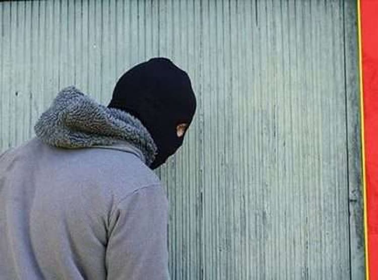 महाराष्ट्र: PPE किट पहनकर आए चोर, जूलरी शॉप से उड़ाया 78 तोला सोना