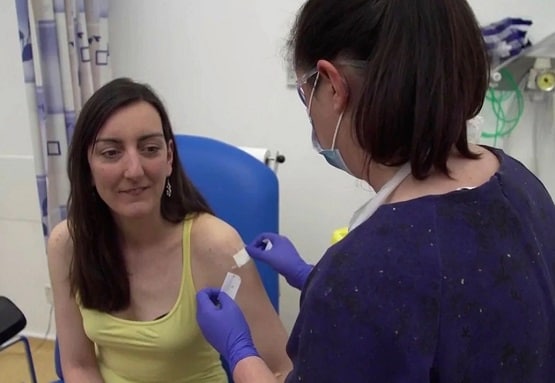 कोरोना: ऑक्सफोर्ड वैक्सीन की वो बातें जिसे लेकर वैज्ञानिक हैं परेशान