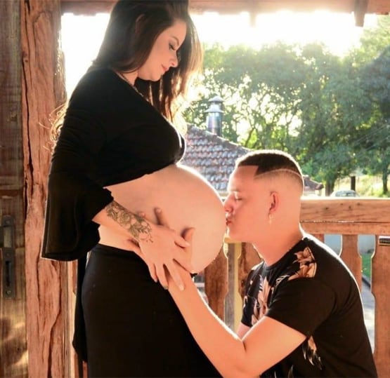 जुड़वा बच्चों को जन्म देने के बाद कोरोना संक्रमित महिला की मौत