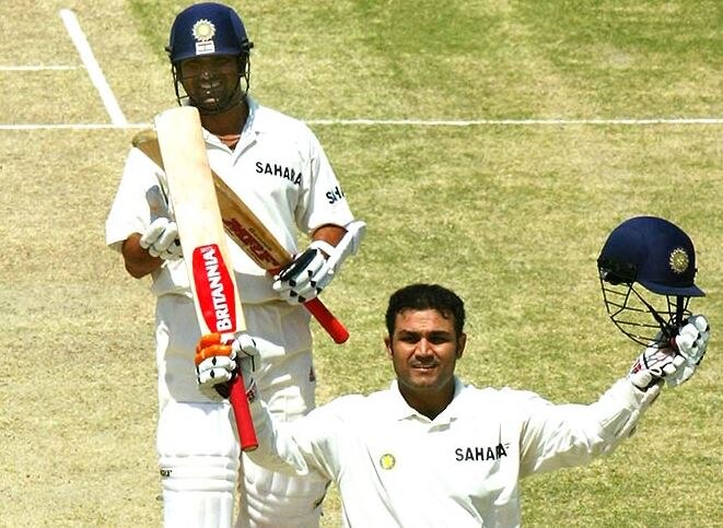 इस दिग्गज ने सचिन-वीरू के शतक को किया था नाकाम, लिए थे 10 विकेट