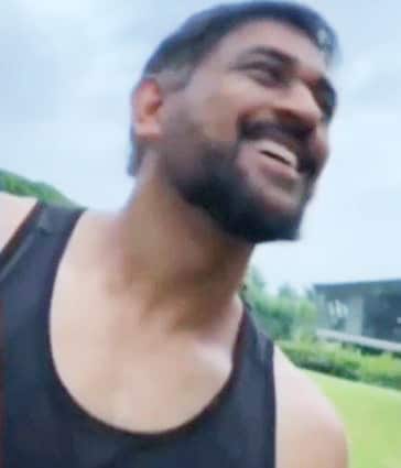धोनी के नए लुक पर फिदा हुए फैंस, CSK ने शेयर किया ये VIDEO