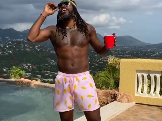 अपने बंगले में डांस करते नजर आए क्रिस गेल, शेयर किया ये VIDEO