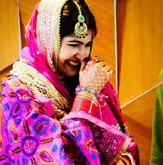 न्यूलीवेड संगीता ने शेयर की विदाई की तस्वीरें, भाई के गले लगकर खूब रोईं