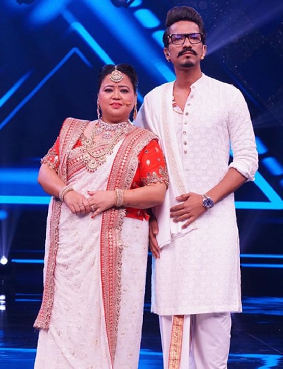 पति हर्ष के साथ देवदास-पारो गेटअप में नजर आईं भारती, देखें फोटोज