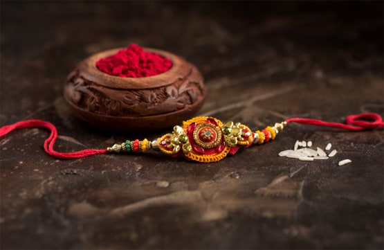 भूलकर भी अपने भाई को ना बांधें ऐसी राखी, मानी जाती है अशुभ