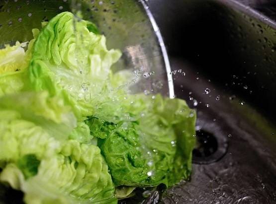 फल-सब्जियों से घर में ना आ जाए कोरोना की तबाही, बरतें ये सावधानी