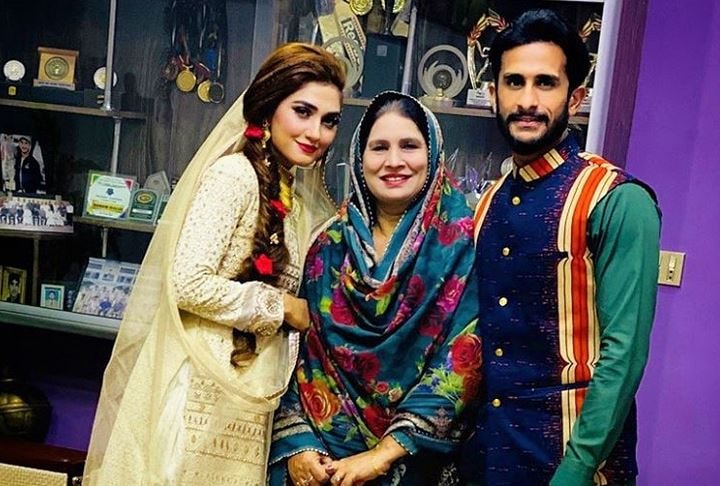 भारतीय लड़की से हुई इस PAK गेंदबाज की शादी, कोहली की फैन हैं वाइफ