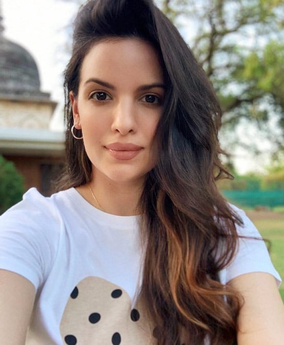 हार्दिक पंड्या की मंगेतर नताशा ने फ्लॉन्ट किया बेबी बंप, शेयर की तस्वीरें