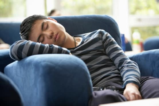 देर रात तक जगने वालों में इस बीमारी का खतरा ज्यादा, सुधार लें ये आदत